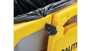 De Slim Jim® Rim Caddy van Rubbermaid Commercial is een speciaal gebouwde oplossing voor de opslag en het vervoer van gangbaar schoonmaakmateriaal tijdens afvalverwijdering in de kleinste ruimten.