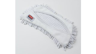 De Rubbermaid Commercial HYGEN™ Microvezel Flexi-Frame langharige hoes biedt een superieure opname van stof en vuil tijdens het schoonmaken met een natte of droge doek.