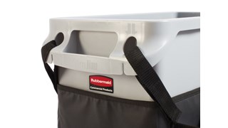 Il sacco portaoggetti Slim Jim® Rubbermaid Commercial massimizza l'efficienza in termini di spazio consentendo di avere sempre a portata di mano tutti i prodotti per le pulizie e i sacchi di ricambio.