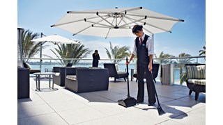 La paletta Lobby Pro® Executive Rubbermaid Commercial è l'ideale per ristoranti, centri commerciali, reception e altri spazi.