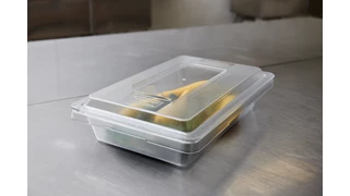 The Rubbermaid Commercial Food Storage  Lid for Food Tote Box helps reduce food spoilage costs.