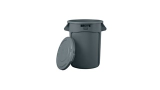 The Rubbermaid Commercial BRUTE® Self-Draining Lids feature self-draining channels that prevent water from pooling.