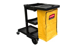 Im klassischen Hausmeister-Reinigungswagens von Rubbermaid Commercial können mit dem gelben Reißverschlusssack Abfälle und Zubehör für eine effiziente Reinigung transportiert werden.