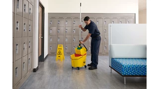 The Rubbermaid Commercial Web Foot® Microfibre Tube Mop features continuous filament bi-component Microfibre that cleans, absorbs, and releases quickly and easily.