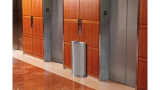 Der schlanke halbrunde und dekorative 45-Liter-Abfallbehälter (FGSH12) für Innenräume fügt sich mit seinem modernen Lochmuster harmonisch und formschön in moderne Einrichtungen und Umgebungen ein.