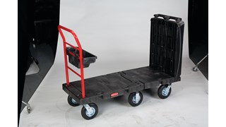 Der Plattformwagen von Rubbermaid Commercial hat ein Maß von 61 x 132 cm, 20-cm-Luftreifen, eine Traglast von 340 kg als Wagen, von 454 kg als Plattformwagen