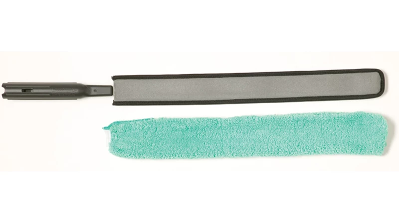 The Rubbermaid Commercial HYGEN™ Microfibre Quick-Connect Flexi-Wand and Duster helps easily clean vents, furniture, bed covers, uniquely shaped fixtures, and more.