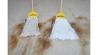 The Rubbermaid Commercial Disposable Wet Mop helps workers reduce the spread of dirt and grime, resulting in cleaner floors.