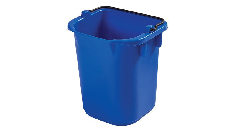 The 5-Quart (4.73 Litre) Pail for Cleaning Carts provides a quick and easy way to clean in tight places.